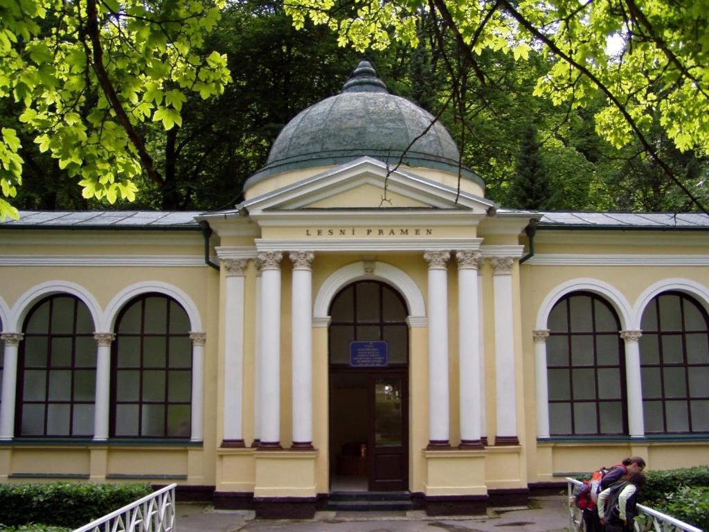 Topapartmany Lesni Mariánské Lázně Exteriör bild